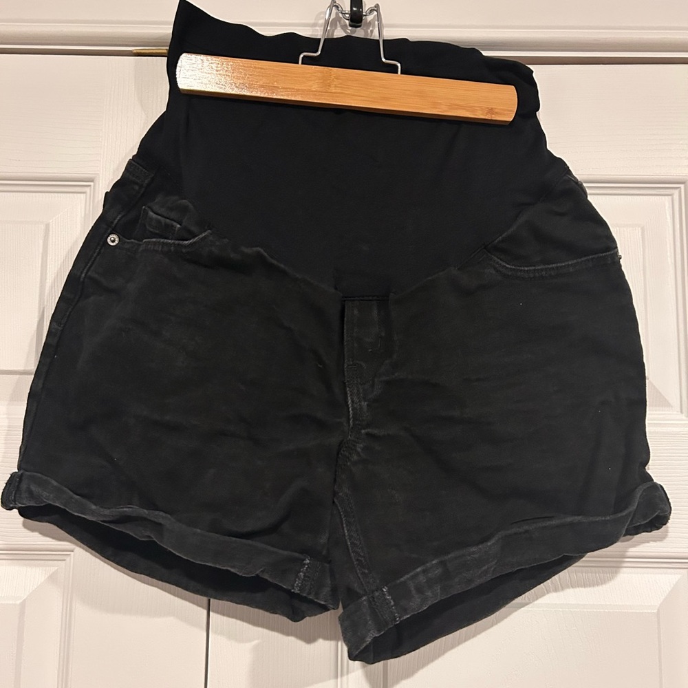 Old Navy Women's Black Maternity Shorts